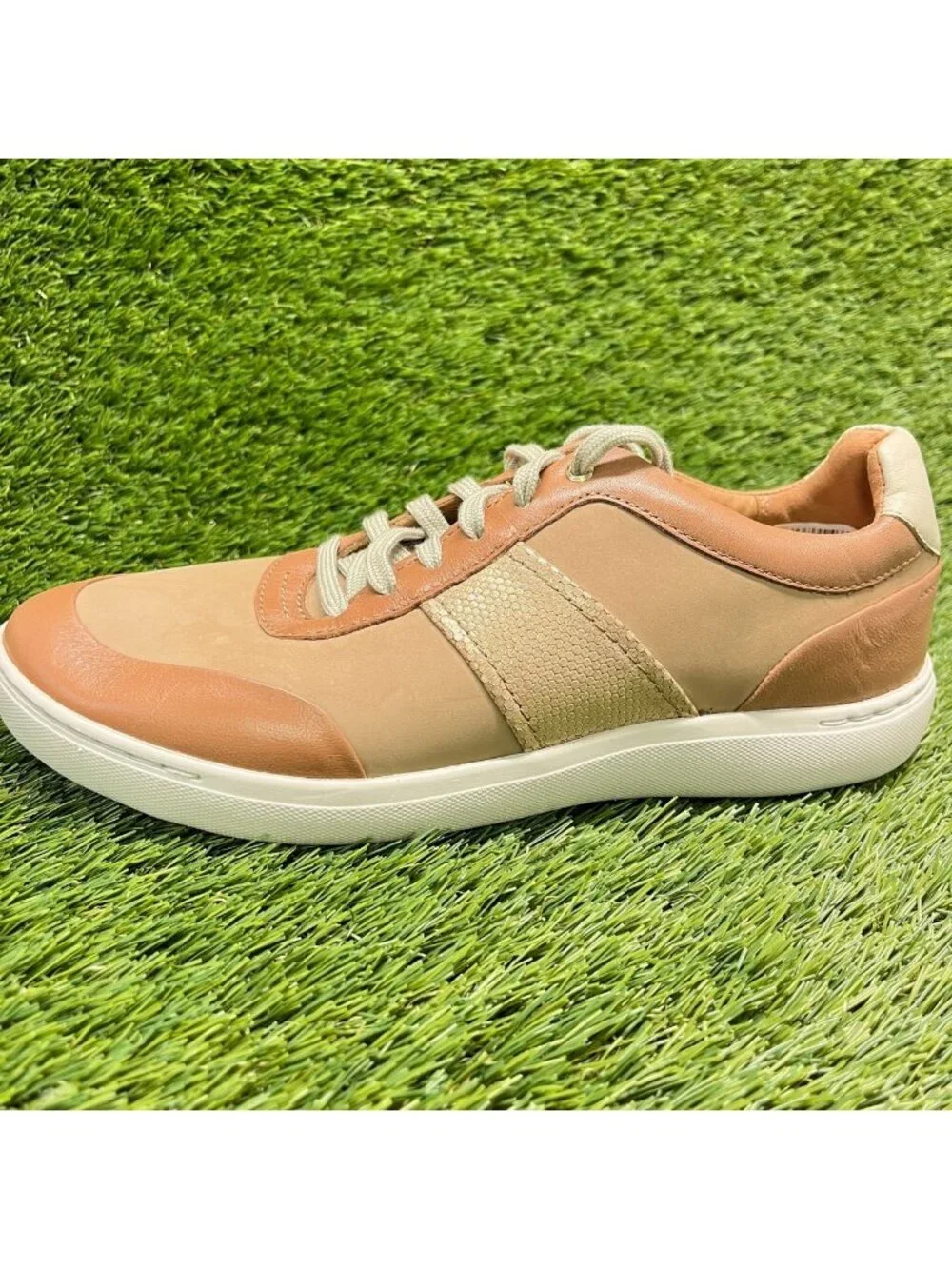 Clarks Nalle Fern Womens Size 9.5 Brown Beige Athletic Leather Shoes Sneakers